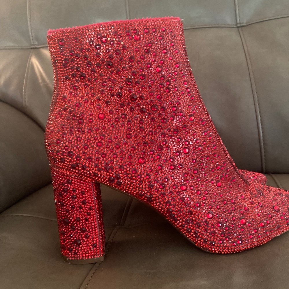 Betsey johnson red booties